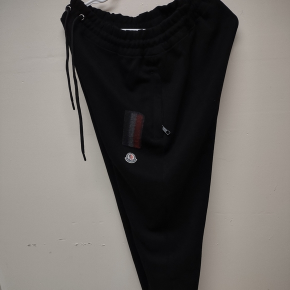 Moncler sweatpants - Picture 9 of 11